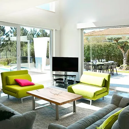 Aroeira Sleeps 8 Pool Wifi Villa Aroeira (Setubal)