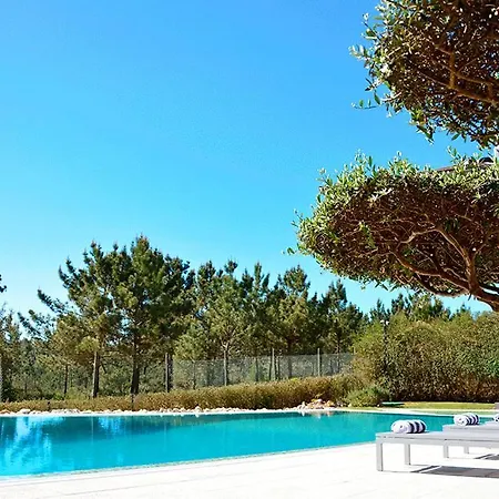 Aroeira Sleeps 8 Pool Wifi Villa *